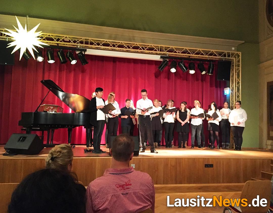 Zittau - Adventskonzert: Schulchor singt in der ...