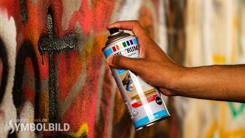 Graffiti-Sprayer auf frischer Tat gestellt