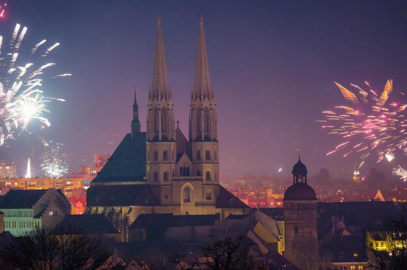 Jahreswechsel in der Neißestadt: Feuerwerk über Innenstadt