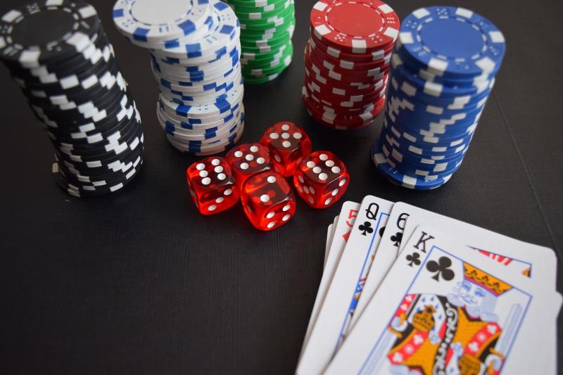 Spielen im Online-Casino: Was steckt hinter dem Trend?