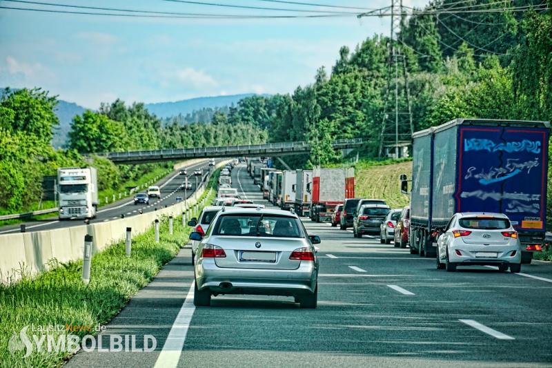 Geplatzter Reifen sorgt für Chaos